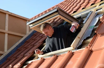 Pose de fenêtres de toit Velux à Langoëlan
